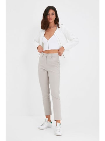 trendyol Hose in Hellgrau