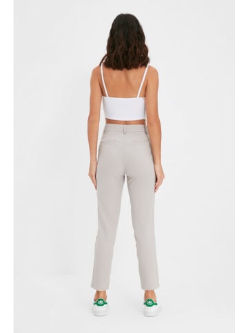 trendyol Hose in Hellgrau