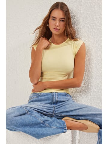 trendyol Shirt in Gelb