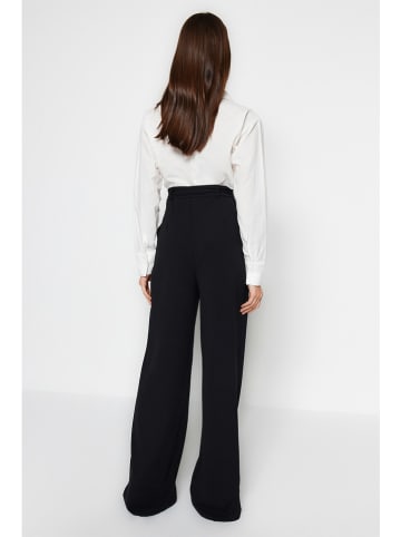 trendyol Hose in Schwarz