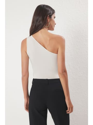 trendyol Body w kolorze kremowym