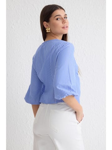 trendyol Bluse in Blau/ Weiß