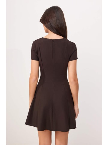 trendyol Kleid in Braun