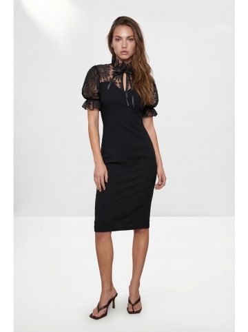 trendyol Kleid in Schwarz