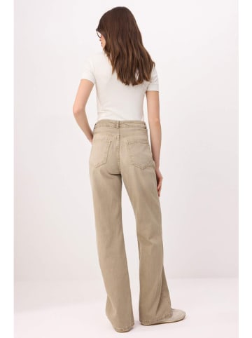 trendyol Dżinsy - Comfort fit - w kolorze beżowym