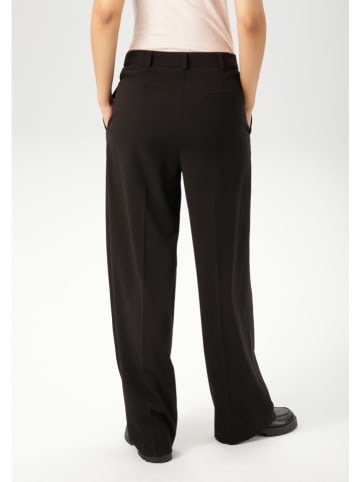 Aniston Hose in Schwarz