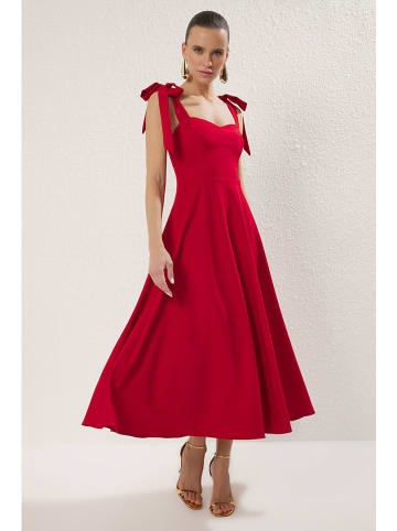 trendyol Kleid in Rot