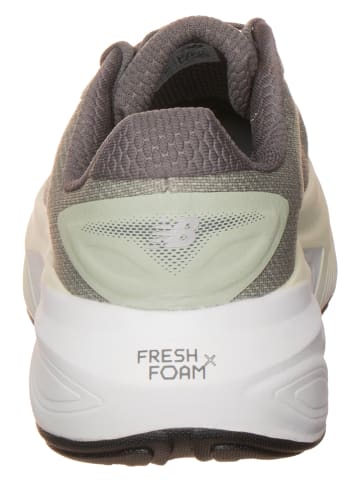 New Balance Laufschuhe "Fresh Foam X More v6" in Grau