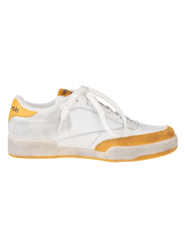 Reebok Skórzane sneakersy "Club C Revenge" w kolorze biało-żółtym