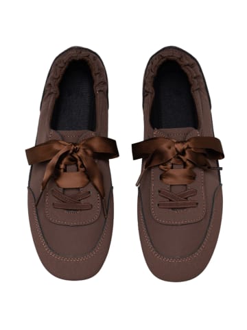 C'M Sneakers bruin