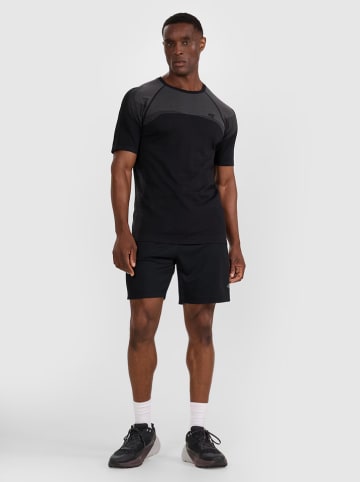 4F Trainingsshorts in Schwarz