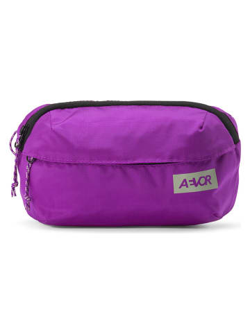 AEVOR Brustbeutel in Lila - (B)22 x (H)14 x (T)5 cm