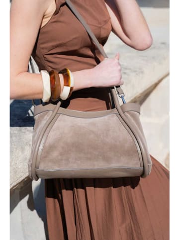 Leder-Henkeltasche "Bacia" in Taupe - (B)31 x (H)20 x (T)11 cm