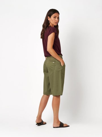 Toni Bermuda in Khaki