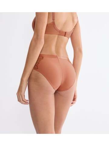 Triumph Slip "Wild Azalea" in Hellbraun