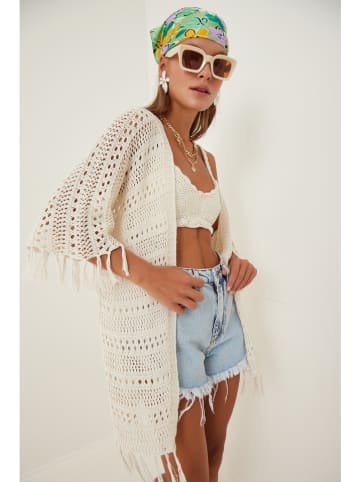 trendyol Kaftan in Creme
