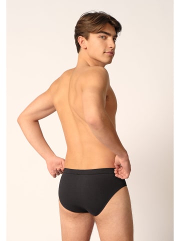 Skiny Slip in Schwarz