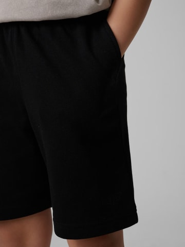 4F Shorts in Schwarz