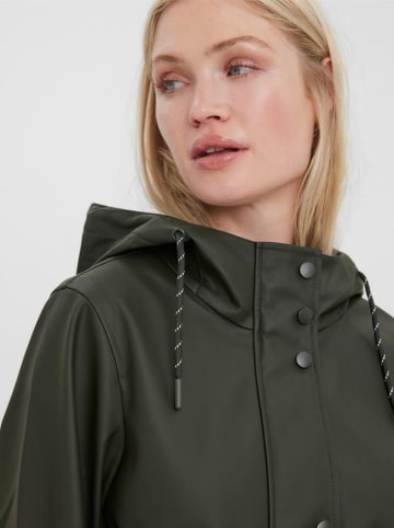 Vero Moda Płaszcz przeciwdeszczowy w kolorze ciemnozielonym