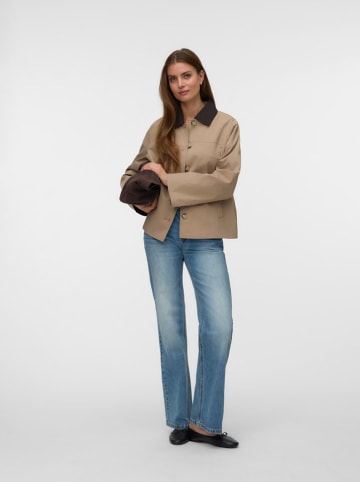 Vero Moda Kurtka przejściowa w kolorze beżowym