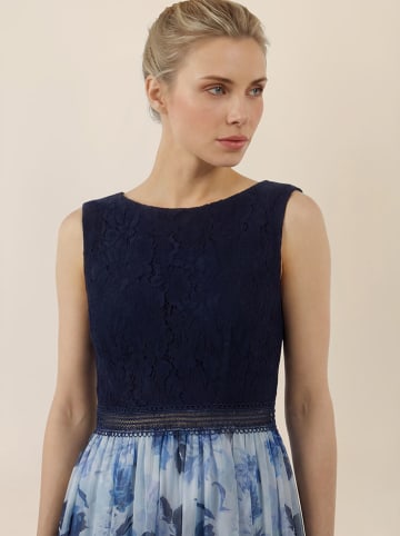 APART Kleid in Hellblau/ Dunkelblau