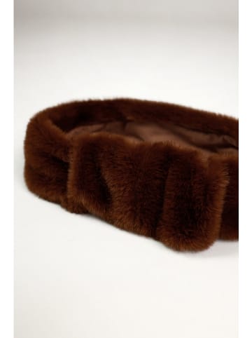 monari Muts bruin