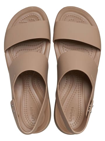 Crocs Sandały "Brooklyn Low Wedge" w kolorze beżowym