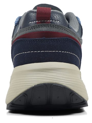 GAP Sneakers in Dunkelblau