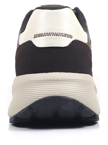 GAP Sneakers in Braun