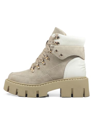 GAP Boots in Beige