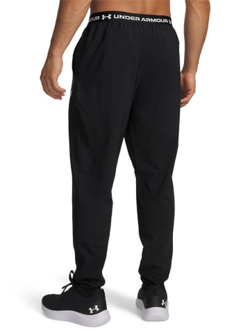 Under Armour Trainingshose in Schwarz