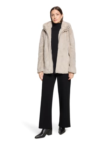 Betty Barclay Teddyjacke in Beige