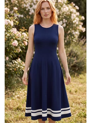 Kleid in Dunkelblau