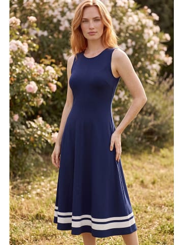 Kleid in Dunkelblau