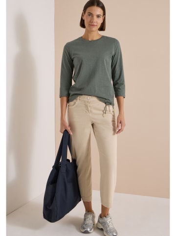Cecil Longsleeve in Oliv
