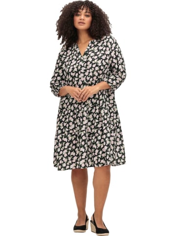 Kleid in Schwarz