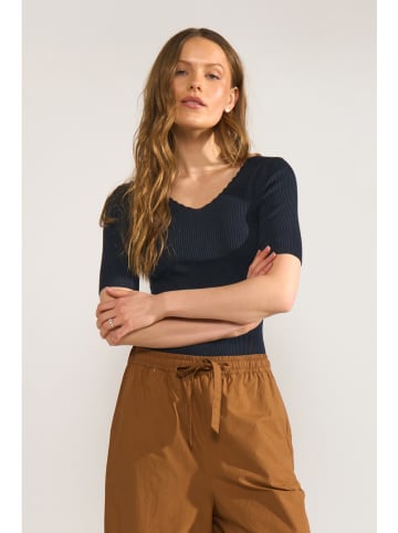 NÜMPH Sweter "Nuayelet" w kolorze granatowym