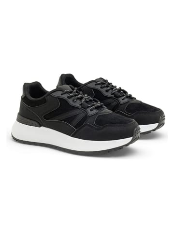 C'M Sneakers zwart