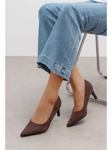 C'M Pumps in Braun