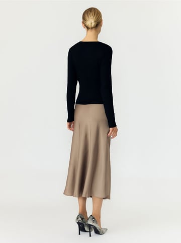 Sweter w kolorze czarnym