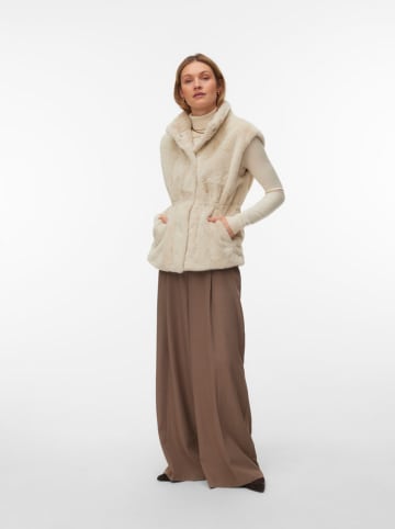 Vero Moda Teddyweste in Creme