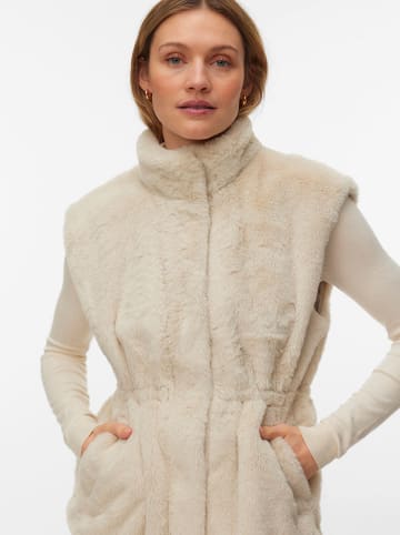 Vero Moda Teddyweste in Creme