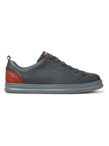 Skórzane sneakersy w kolorze szarym