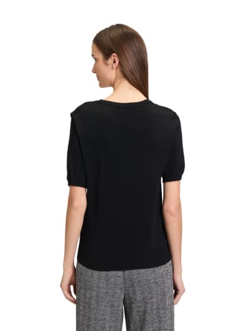Sweter w kolorze czarnym