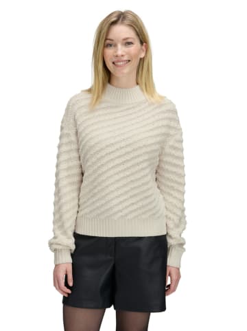 Sweter w kolorze beżowo-szarym