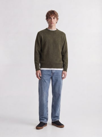 Sweter w kolorze oliwkowym