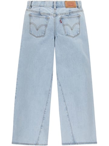 Schlagjeans in Hellblau