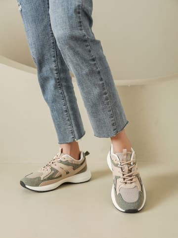 Sneakers in Grün/ Beige