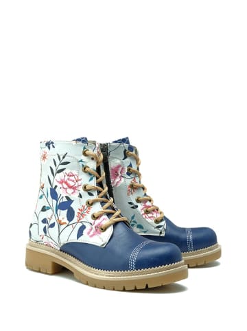 Boots in Blau/ Bunt