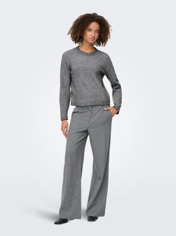 Pullover in Grau